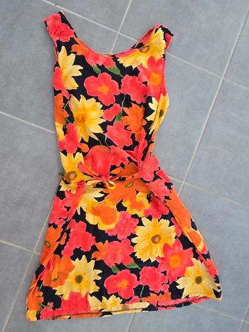 Robe orange fleurie