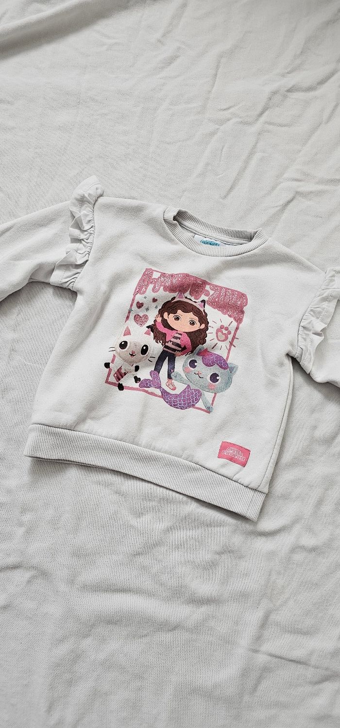 Pull enfant taille 4-5 ans de la marque Gabby's Dollhouse