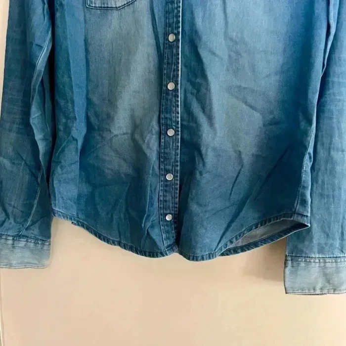 Chemise en jean femme Karl Marc John M bleu ciel délavé poches pression, surchemise casual vintage - photo numéro 7