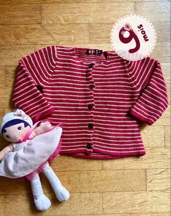 🍒 Gilet Tricoté Rayé Rouge & Blanc Boutchou - T. 9 Mois - Idéal pour l'Hiver ! ❄️