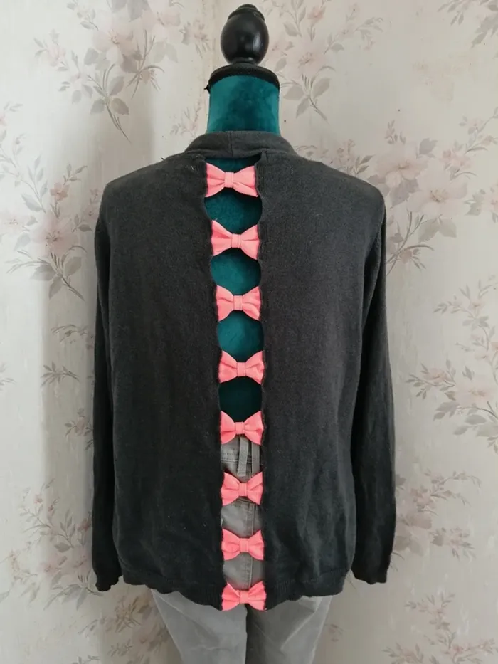 Gilet gris ouvert dans le dos avec nœuds rose fluo / little marcel / (XL) - photo numéro 5