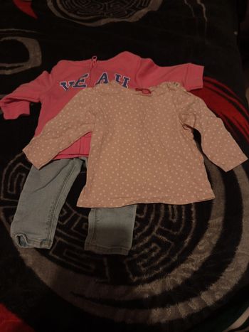 Lot de vêtements bébés