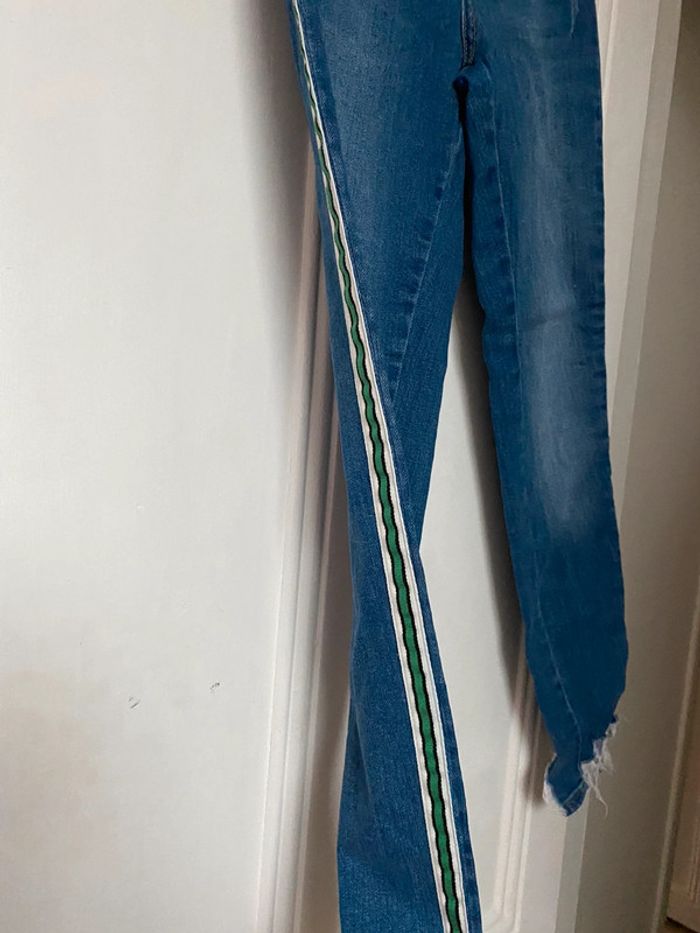 Jean zara bandes vertes sur le côté - photo numéro 2