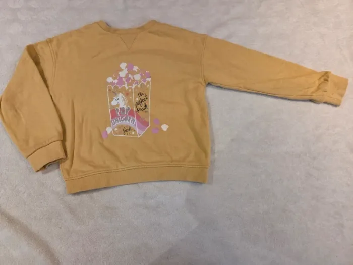 Sweat moutarde licorne