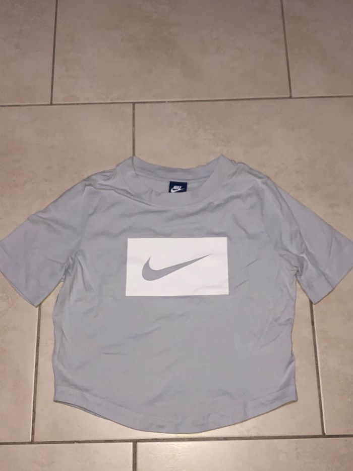TEE shirt court Nike bleu ciel clair - photo numéro 3