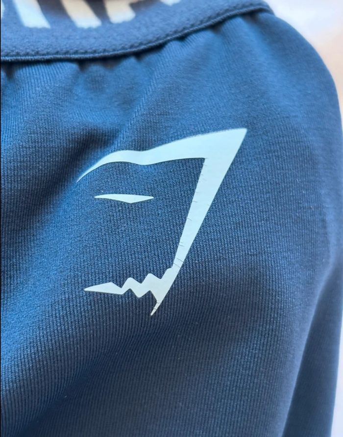 Short Gymshark taille S/36 femme sport fitness bleu marine logo très bon état - photo numéro 8