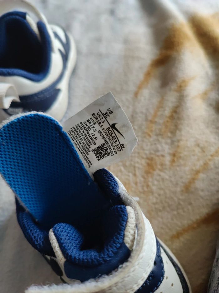 Chaussures Nike taille 18 - photo numéro 5