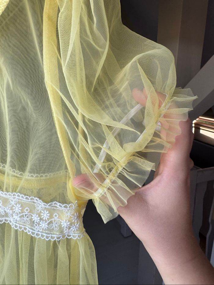 Blouse  jaune transparente - photo numéro 5