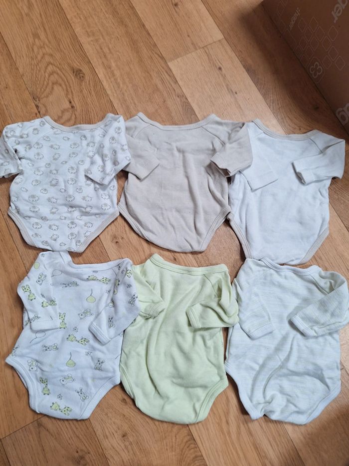 Lot de 6 bodies taille 0mois - photo numéro 2