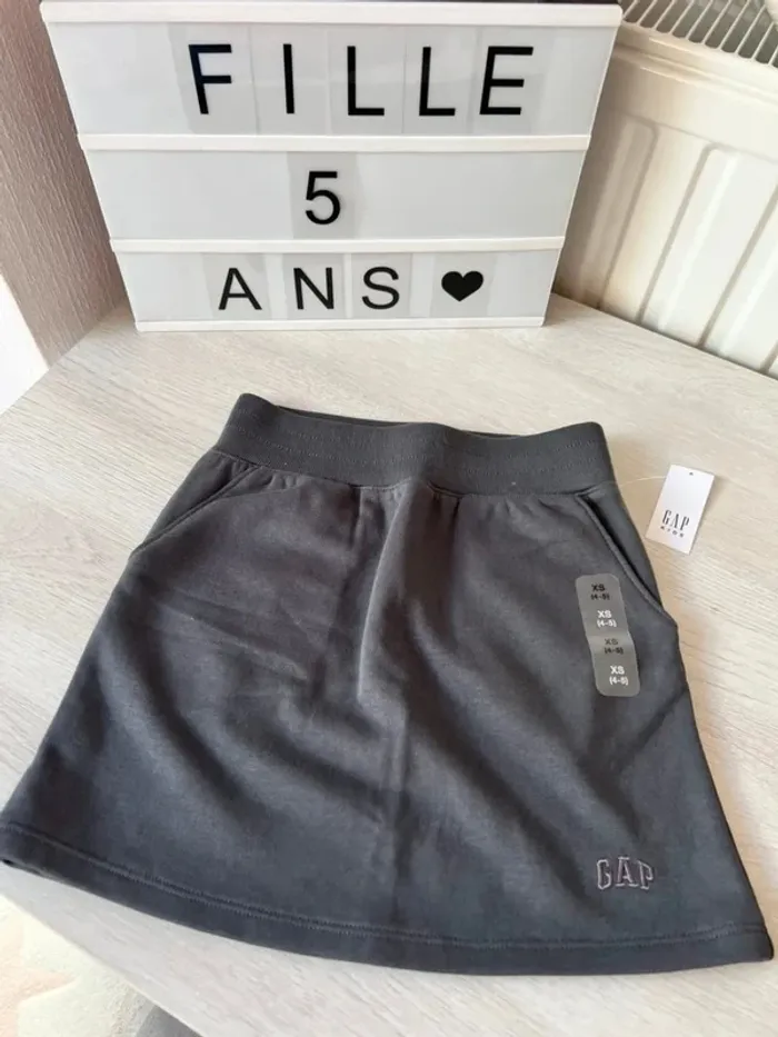 Superbe jupe Gap gris anthracite 4-5 ans neuve