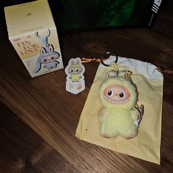 Labubu pin for love lettre F