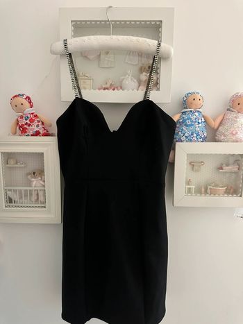 Robe chic avec bretelles strass