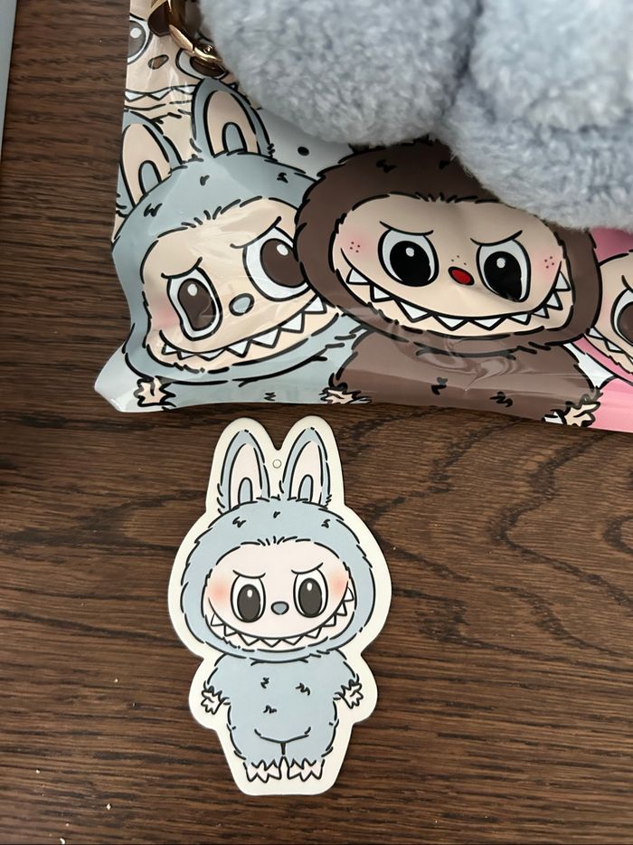 Labubu The Monsters PopMart exciting macaron sea salt coconut - photo numéro 6