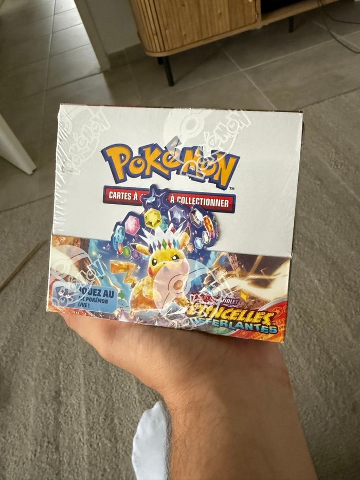 Display Pokémon ev8 étincelles déferlantes defaut de scellage