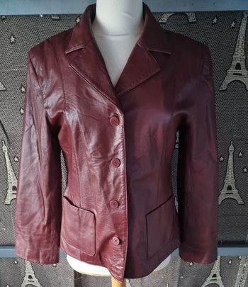 Veste cuir véritable couleur prune taille 40