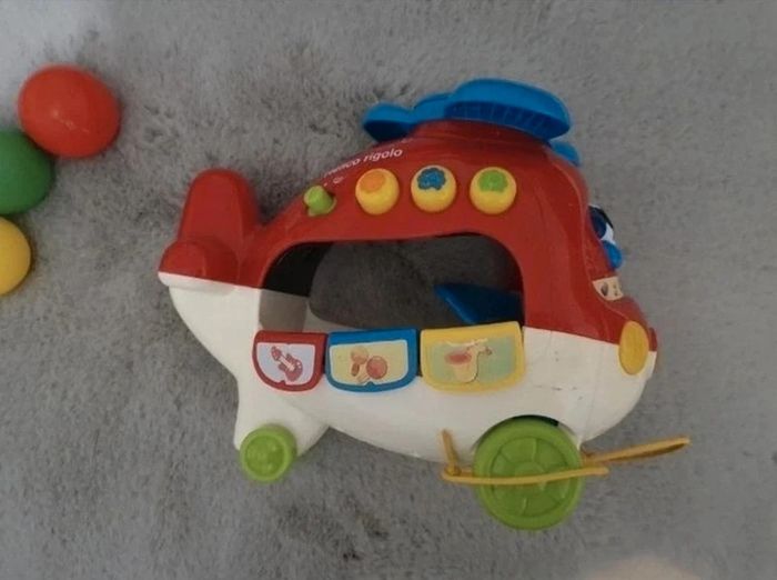 Hélico rigolo rouge et blanc Vtech lumineux et musical - photo numéro 3