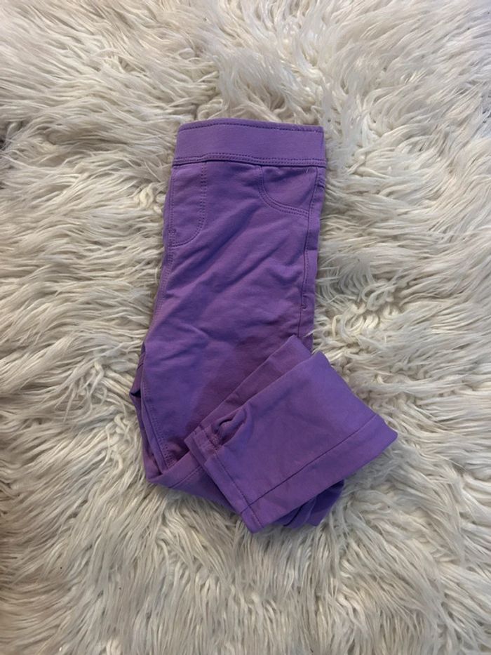 Fille 👧🏻 Jegging lila kiabi 5 ans