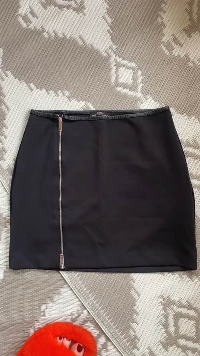 Mini-jupe Zara avec Zip