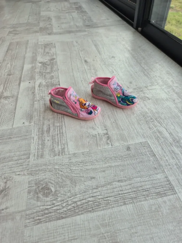 Chaussons/pantoufles pointure 27 - photo numéro 3