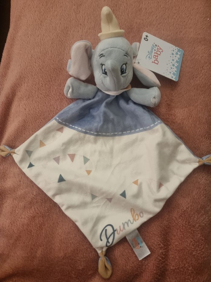 Doudou plat éléphant Dumbo