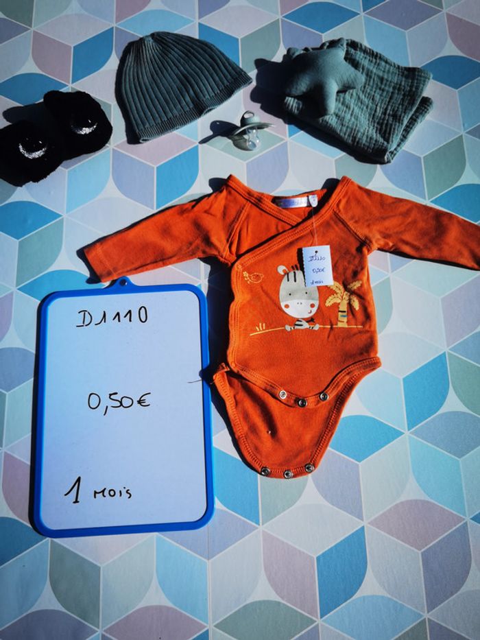 D1110 - body garçon 1 mois