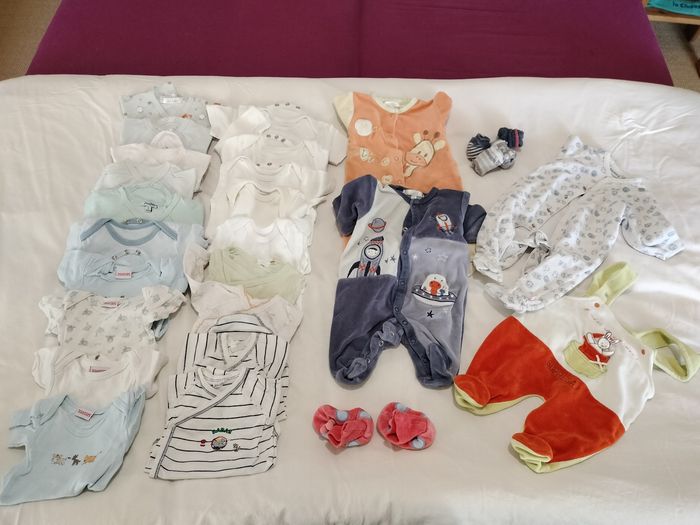 Lot bébé 1 mois