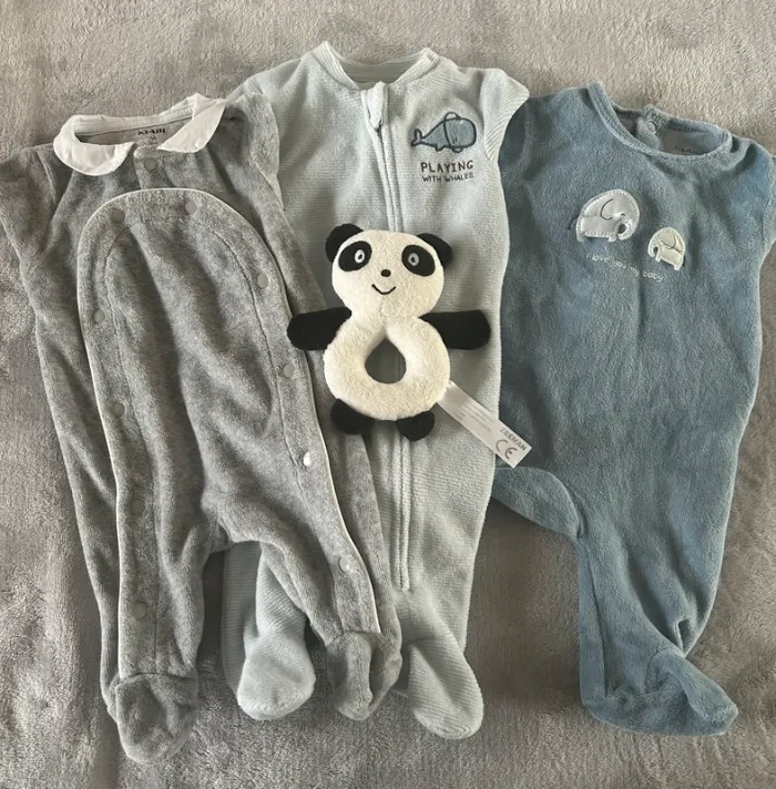 Lot 3 pyjamas 1 mois