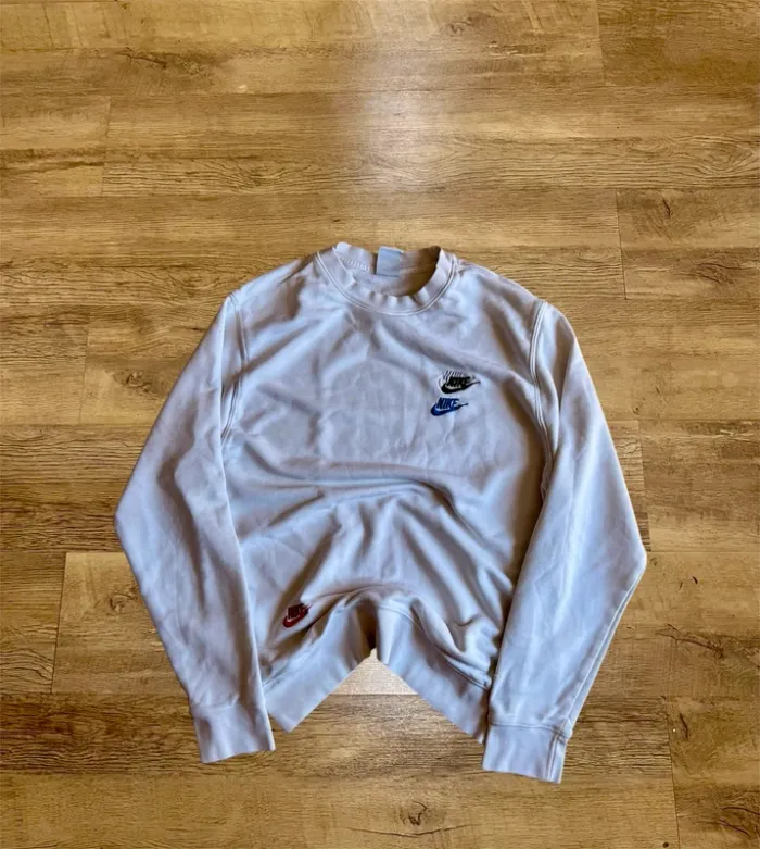Pull Nike blanc taille M