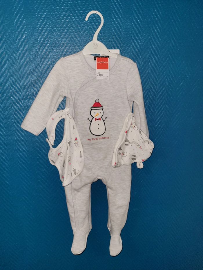 Pyjama + bonnet + bavoir de Noël neuf 9 mois