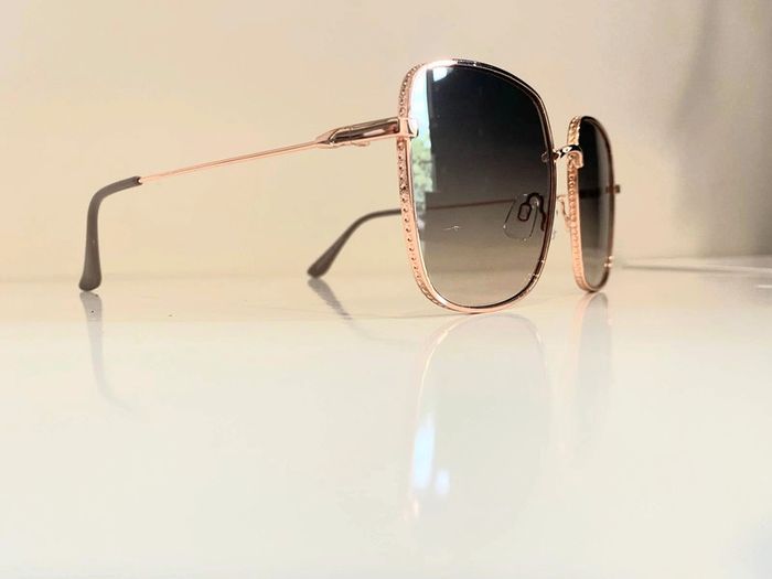 Lunette de soleil femme carrée bronze verres dégradés uvprotection catégorie 2 - photo numéro 8