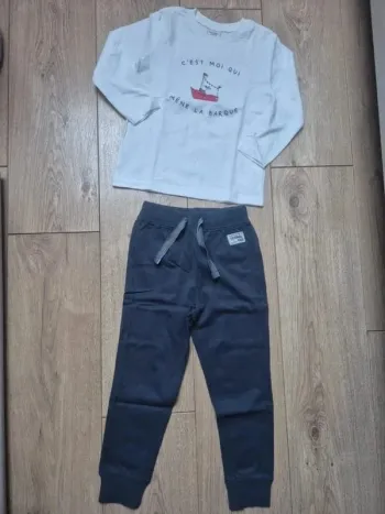 Pyjama en coton tape à l'œil blanc/bleu gris "c'est moi qui mène la barque" 4 ans neuf jamais porté