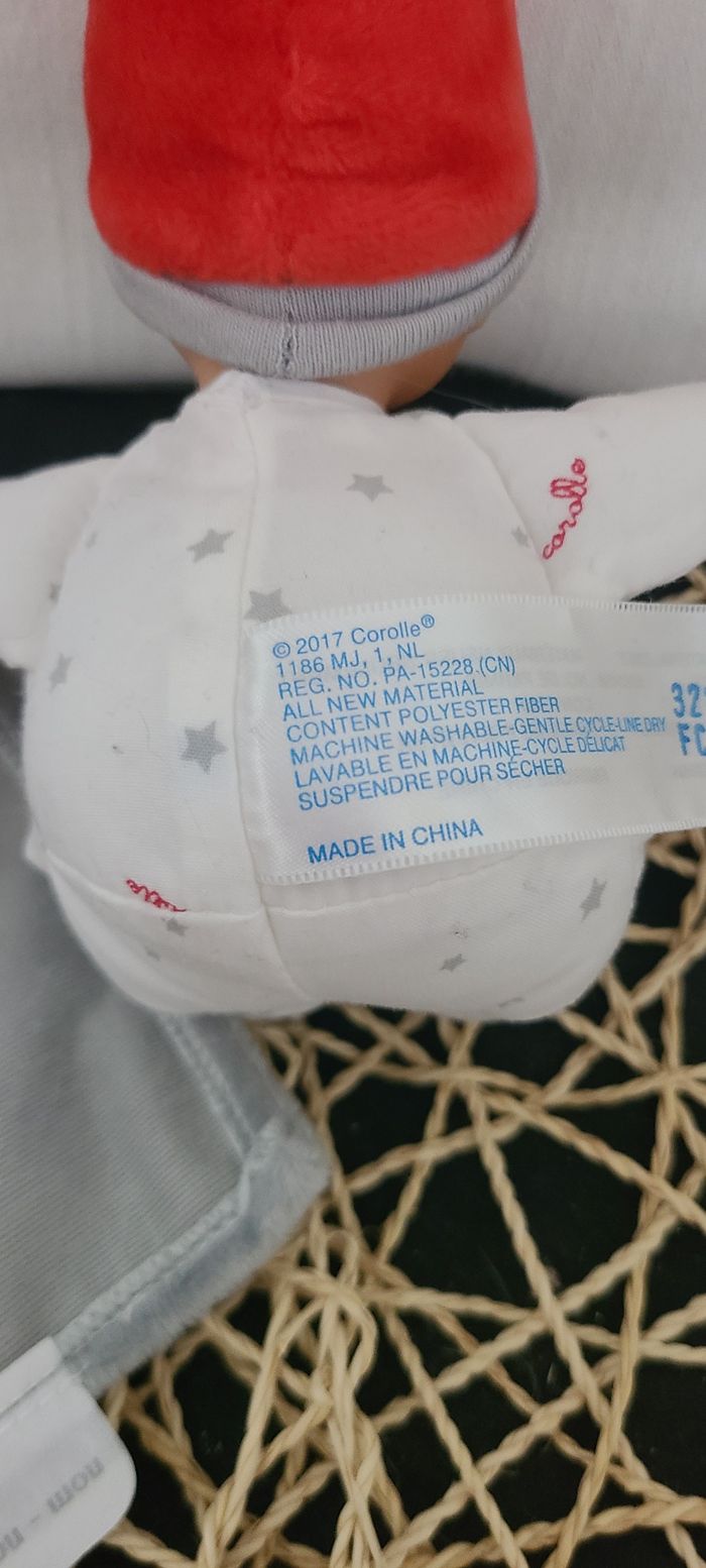 Doudou poupée bébé mouchoir blanc gris rouge Minirêves COROLLE - photo numéro 3