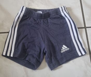 adidas short garçon bleu marine 3 bandes sport taille 3‑6 mois (68 cm)