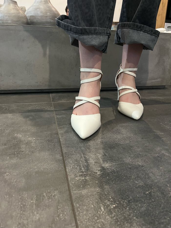 Chaussures à talons blanches - photo numéro 2