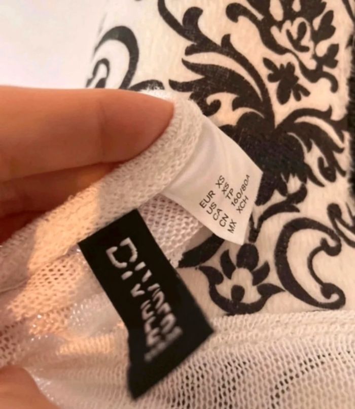 Très beau top court blanc cassé 🥰 taille 34 H&M - photo numéro 4
