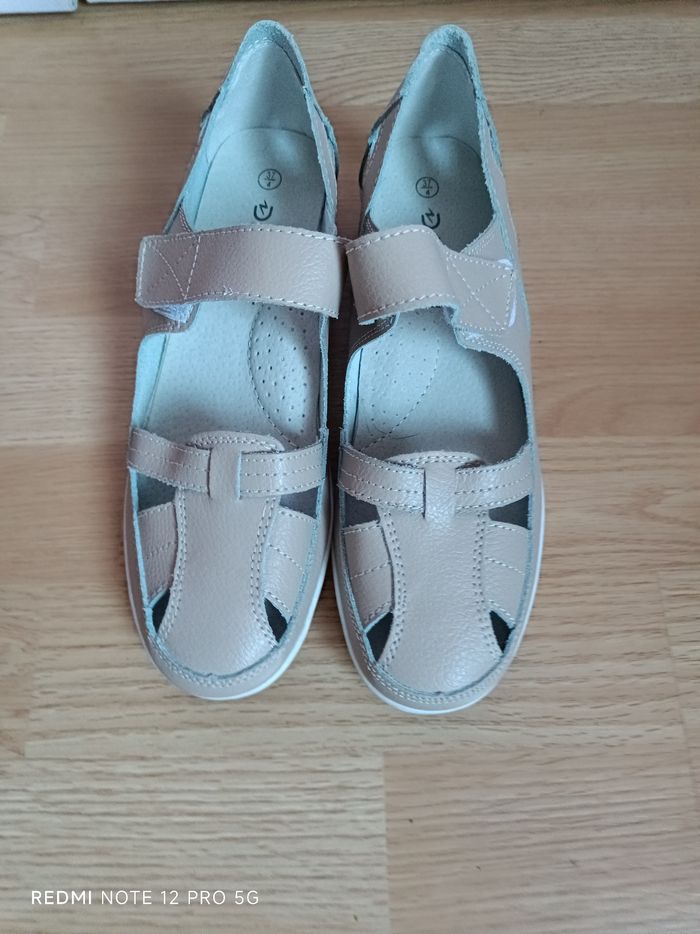 Ballerines beige cuir Damart neuves p.37 - photo numéro 2