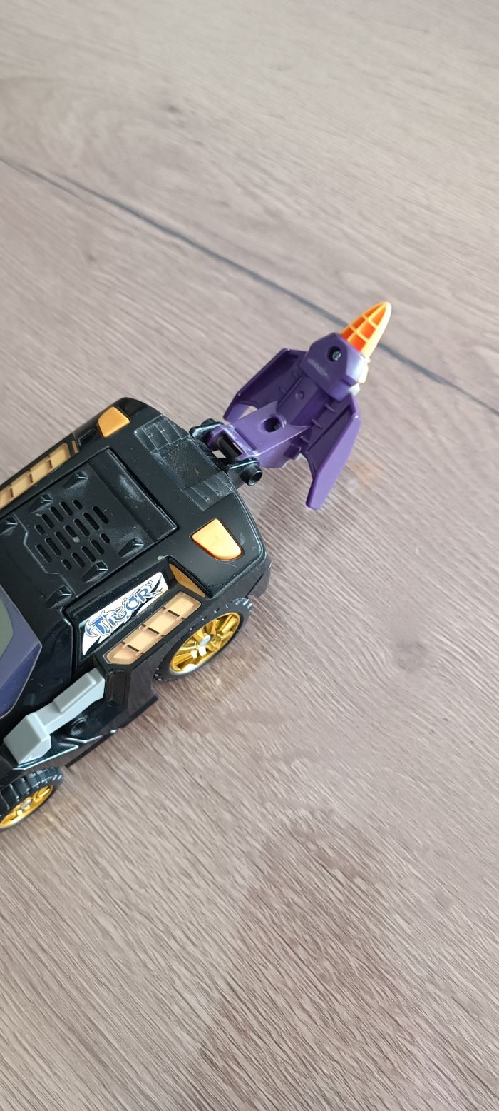 Véhicule Switch and go dinos - photo numéro 3