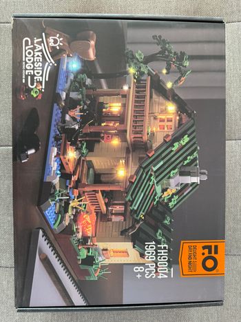 Funwhole FH9004 - Lumibricks - La maison du lac - Éclairage LED inclus