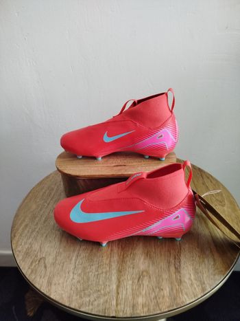 Crampons Nike T 33