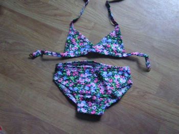 Maillot de bain 2 pièces DARINA petites fleurs multicolores 4 ans NEUF