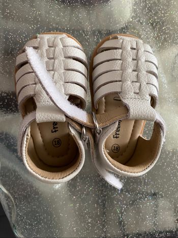 Chaussures premier pas 18
