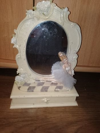 Boîte à bijoux avec 1 tiroir