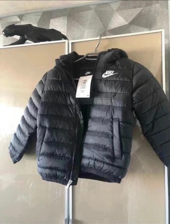 Doudoune à capuche nike