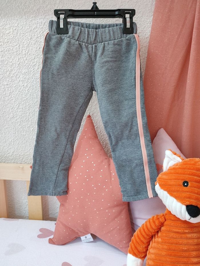 Pantalon jogging - Gris et rose - 2 ans - Très bon état - Orchestra - photo numéro 2