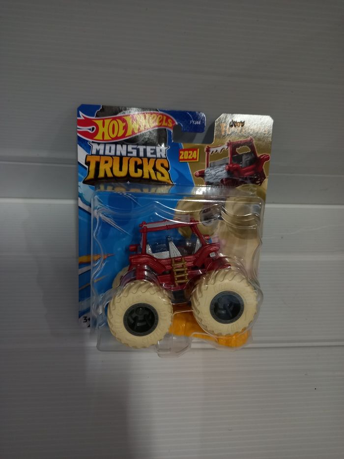 Hotwheel monster truck flintstones