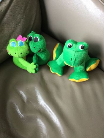 Lot peluches grenouilles