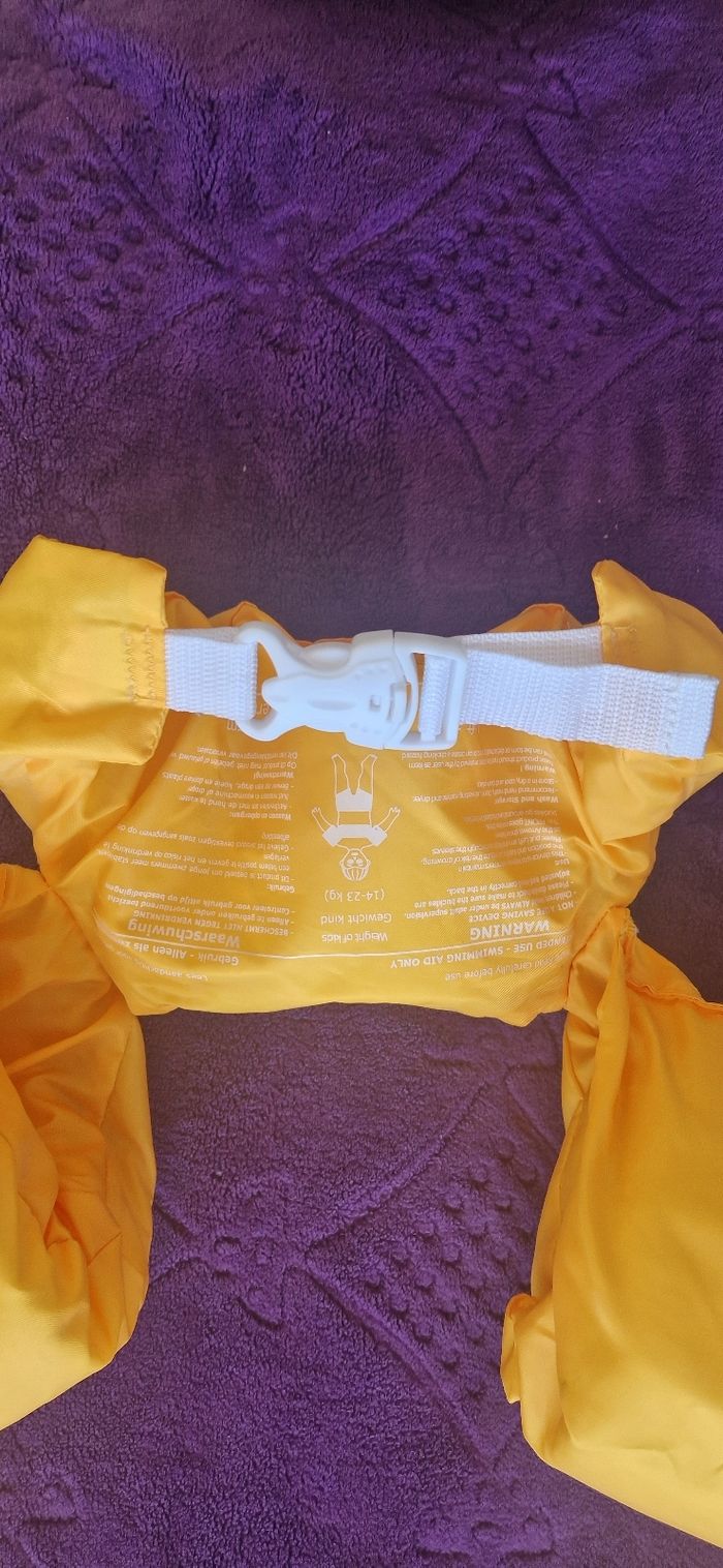 Brassards et gilet de natation combiné - photo numéro 7