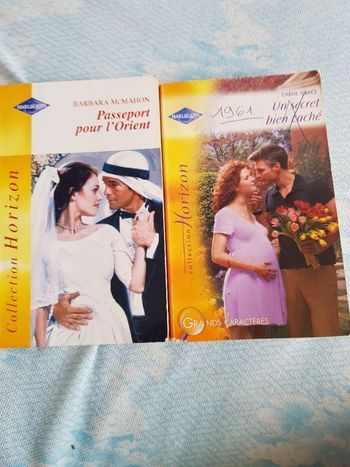 Lot de deux livres Harlequin