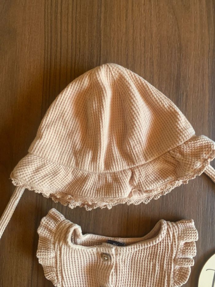 Ensemble combinaison short et bob fille Kiabi 3 mois - photo numéro 3