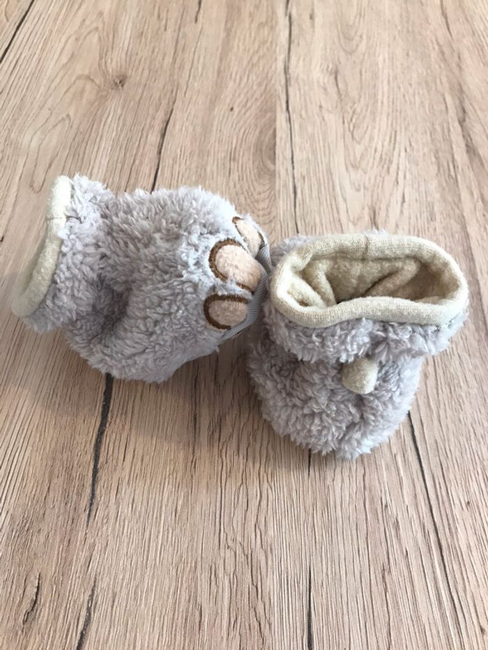 Petits chaussons ourson - photo numéro 3
